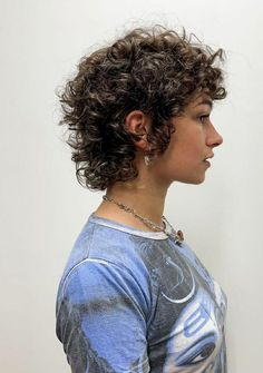 Pixie Cut Curly Hair, Curly Shag Haircut, Curly Pixie Hairstyles, Natural Curly Hair Cuts, Rave Hair, Mullet Haircut, Really Short Hair, Curly Hair Photos