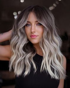 17 Stunning Ombre Hair Color Ideas for Fall - thepinkgoose.com Winter Hair Colour For Blondes, Brunettes Balayage, Ombre Hair Color Ideas, Hair Color Ideas For Fall, Fall Blonde Hair, Fall Hair Color Trends, Brunette Hair With Highlights, Dark Roots Blonde Hair, Brunette Balayage Hair