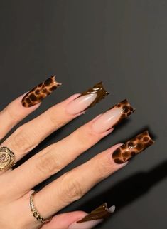 nailsbydanielasofia Square Nails Baddie, Brown French Tip With Design, Short Acrylic Nails Crocodile, Crocodile French Nails, Brown Crocodile Nails French Tip, Brown Croc French Nails, Brown Croc Print Acrylic Nails, Crocodile Nails, Duck Nails