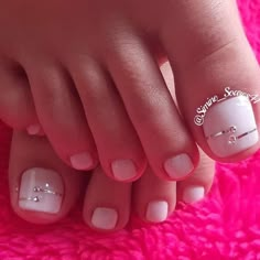 Pedicures With Designs, Toe Designs Pedicure Simple, Gel Toe Nails Summer, Pedicure Nail Art Toenails, Toe Nail Ideas For Summer, Toe Pedicure Ideas, Toe Nails Designs For Summer, Simple Toe Nail Designs, Toe Nail Colors For Summer