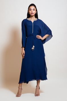 Buy Blue Georgette Dyed And Embellished Mirror Work Notched Asymmetric Sleeve Kaftan For Women by Smriti by Anju Agarwal Online at Aza Fashions. Kaftan Design, Kaftan Pattern, Kaftan Styles, Kaftan For Women, Designer Outfit, Indo Western Dress, Western Dress, Simple Pakistani Dresses, Embroidered Neckline