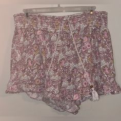 No Boundaries Frilly Pink Shorts Women’s Xxxl Euc Never Worn Shorts Women, Pink Shorts, No Boundaries, Boundaries, Pink White, Women's Fashion, Cute Outfits, Womens Shorts, Pink