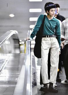 Airport Fashion Kpop, Kpop Fashion Men, Fashion Outfits Korean, Korean Outfits Kpop, Male Idols