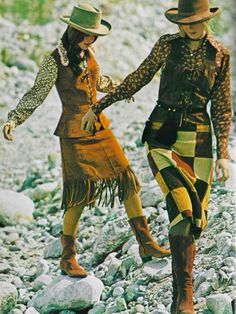 1970s Western Fashion, 70s Western Fashion, Retro Shoot, Western Inspired Outfits, Vintage Fashion 70s, Just Seventeen, 70s Western, 70s Look