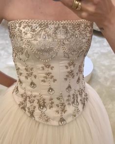 Wedding Dresses 90s, Chanel Wedding Dress, Room Decor Winter, Reem Acra Wedding Dress, Outfit Stockholm, Reem Acra Bridal, Academia Bedroom, University Outfits, Outfits Back To School