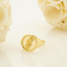 Flash Ring, Solid Gold DC Comics Ring, Mens Ring, DC Jewelry, 14k Gold Ring, Unisex Ring, Stackable Ring, Barry Allen Ring, Cosplay Ring Jewelry Type: Designer Ring Metal: 925 Sterling Silver Method: Handmade Personalization: Possible Occasion: Engagement Style: Art Deco Ring Size: We make rings from US 3 to US 10. (If you need a smaller or bigger ring size, please ask me to resize) Country of Manufacture: India It's easy to create jewelry that's perfect for you. Change the materials to suit your style. I am happy to quote you the price. IMPORTANT*:- * Customer service is available 7 days a week ** For wholesale discounts please contact me  All jewelry items will come to you nicely packaged inside a fancy gift box.  The jewelry may vary slightly in color, hue, and reflection Kindly Contact Dc Jewelry, Flash Ring, Barry Allen, Fancy Gifts, Ring Mens, Engagement Style, Big Rings, Deco Ring, Mens Ring