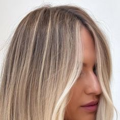 Blonde Highlights Around The Face, Blonde Chest Length Hair, Hunter Premo Hair, Scattered Highlights Blondes, Mousey Blonde Hair With Highlights, Root Melt Blonde Straight Hair, Low Light Blonde, Lived In Warm Blonde, Blonde Highlights Half Head