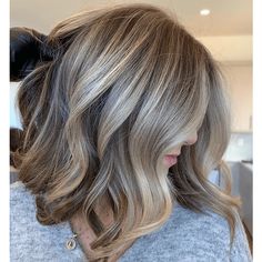 Buttermilk Blonde Balayage, Dimensional Hair Color Blonde, Reverse Balayage Blonde To Brown Short Hair, Brunette With Few Highlights, Transition From Highlights To Balayage, Blonde For Dark Roots, Buttermilk Blonde Hair, Balayage To Hide Gray Hair, Popular Blonde Hair Color 2023