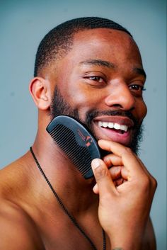 Does Beard Oil Expire 2023? Drip Photos, Beard Photography, Japanese Short Hair, Beard Products, Black Men Beards, Yarn Twist, Studio Poses, Beard Brush