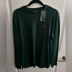 New With Tags. Men’s Size Small Ralph Lauren Polo Classic Fit Long Sleeve Tee. 100% Cotton. Green Color. *Details In Photos. *Please Let Me Know If You Have Any Questions. Thank You! Classic Green Long Sleeve T-shirt, Polo Classic, Polo Long Sleeve, Ralph Lauren Long Sleeve, Thermal Shirt, Lauren Green, Vintage Polo Ralph Lauren, Shirt Embroidery, Lauren White