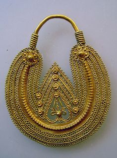 India | Nosering ~ 'bulaq,kundu' ~ gold | 19/20th century.  Himachal Pradesh | Price on request Nose Jewels, Vintage Indian Jewelry, Traditional Indian Jewellery, Pagan Jewelry, Indian Jewellery Design, Gold Ornaments, India Jewelry, Himachal Pradesh