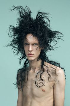 Messy Hair Editorial, Weird Hair, Cool Easy Hairstyles, Make Hair Thicker, Part Hair, Avant Garde Hair, Repair Hair, Hair Fixing, Editorial Hair