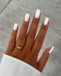 23+ Elegant White Chrome Nail Ideas For 2024 - DrExplains White Chrome Nails, Chrome Nails Designs, White Chrome, Pearl Nails, White Nail Designs, Cat Eye Nails, Metallic Nails, Bride Nails