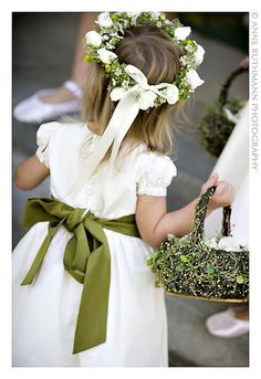 Shrek Wedding, Kids Wedding Hair, Kids Hairstyles For Wedding, Green Wedding Suit, Korean Wedding Dress, Olive Green Weddings, Wedding Hair Styles, Kids Wedding, Flower Girl Crown