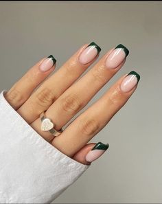 Unghie Sfumate, Dark Green Nails, Cute Nails For Fall, French Tip Acrylic Nails, Her Nails, Tip Nails, Short Acrylic Nails Designs, Minimalist Nails, Fall Nail