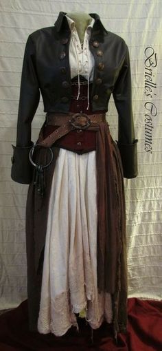 Pirate, what a cute outfit for a HALLOWEEN PARTY Pirate Era Clothes, Fantasy Clothing Pirate, Pirate Vest Woman, Historically Accurate Pirates, Modest Pirate Costume Women, Steampunk Female Outfits, Male Pirate Outfit, Fantasy Pirate Outfit, Pirate Drawing Reference