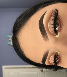 Follow my personal Instagram account @amourdelia Eye Makeup Glitter, Quinceanera Makeup, Make Up Designs, Tutorial Eyeshadow, Birthday Makeup, Hooded Eye Makeup