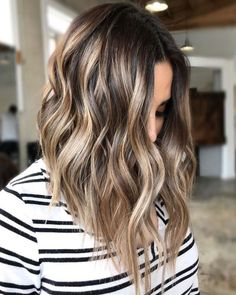 Blonde Balayage Highlights, Wavy Lob, Balayage Color, Brown Balayage, Balayage Brunette, Brown Blonde Hair, Hair Color Balayage, Balayage Highlights, Blonde Balayage