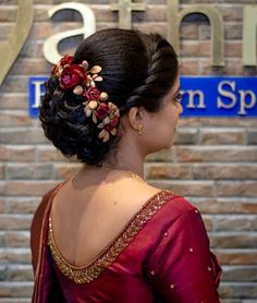 Bridal hairstyles Indian Bun Hairstyles, Hairstyles Juda, Reception Hairstyles, Jheri Curl, Hairstyles Design, Wedding Bun Hairstyles, Sophisticated Hairstyles