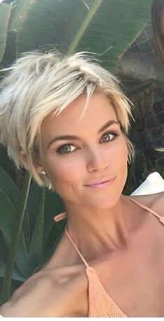 short messy spiky choppy hairstyles 2020 gray hair - Yahoo Search Results Short Choppy Haircuts, Choppy Haircuts, Makeup Tip, Choppy Hair, Penteado Cabelo Curto, Short Pixie Haircuts, Short Blonde, Short Hair Haircuts