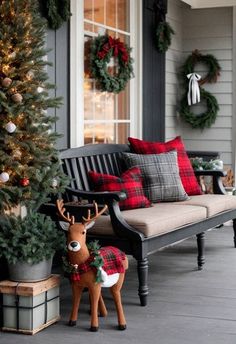 Roll out a frosty welcome! 🚪❄ Dive into 21 porch styles that exude winter warmth and magic. Greet the season in style! Porch Styles