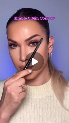 Contouring To Slim Face, Quick Make Up, Make Up Natural Look Tutorial, Conturing Makeup Tutorial, How To Contour Face, Make Up Tips And Tricks Hacks, Conturing Makeup Face, Face Contouring Makeup Tutorial, Simple Contouring