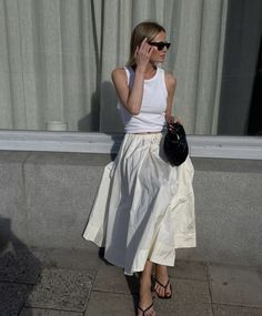 How French women dress for the summer. Find inspo from these French summer outfits to stay cool with class all summer long. Wide Leg Dress Pants, French Women, Bleach Wash, Short Mini Dress, Street Style Outfit, Spring Summer Outfits, Women Dress