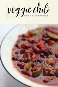 A bowl of veggie chili. Slow Cooker Veggie Chili, Veggie Chili Recipe, Bowl Of Chili, Recipe For One, Veggie Chili, Homemade Cornbread, Chili Bowl, Chili Recipe