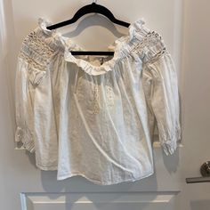 Never Worn Cream Zara Top For Brunch, Zara Off White Tops For Summer, Zara Off White Summer Tops, Cream Cotton Blouse For Brunch, Basic Blouses, Black Sheer Blouse, Embroidery Top, Zara Shirt, Small Crop Tops