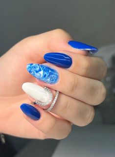 espiraçoes de unha azul Royals Nails, Everything Is Blue, Girls Nails, Creative Photos, Nail Designer, Natural Nails