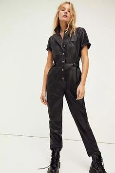 Coverall Outfit, Tomboy Dresses, Catsuit Outfit, Designer Leather Jackets, Leather Jumpsuit, Utility Jumpsuit, Boho Jumpsuit, Jumpsuit Chic, Monochrome Outfit