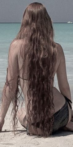 Really Long Wavy Hair, Really Long Hair Aesthetic, Super Long Hair Aesthetic, Long Wavy Hair Aesthetic, Very Long Wavy Hair, Wet Beach Hair, Waist Long Hair, Long Mermaid Hair, Classic Length Hair