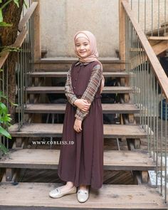 Kids Hijab Style, Muslim Kids Fashion, Kids Long Dress, Corset Fashion Outfits, Designer Kids Wear, Model Gamis, Stylish Short Dresses, Muslim Women Fashion