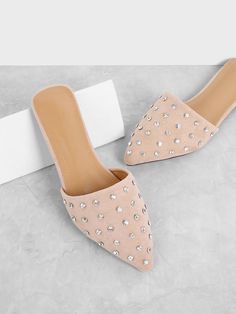 Shoes 2022 Trends, Pink Mules, Mule Flats, Shoes 2022, Leopard Print Flats, Girl Lifestyle, Strappy Sandals Flat, Toe Post Sandals