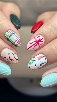 Christmas Luminary Nails, Luminary Nails Design, Navidad Nails, Lil Twist, Almond Nail Art, Holiday Nails Christmas, Light Nails, Cute Christmas Nails, Christmas Gel Nails