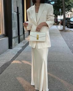 White Outfit Inspo Aesthetic, Outfits With White Dress, Soft Elegant Outfit, White Clothing Aesthetic, White Suit Ideas, White Clothes Aesthetic, Elegant Style Outfits, Business Street Style, All White Outfit Classy