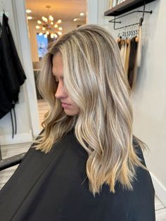 Full Lowlights On Blonde Hair, Subtle Shadow Root Blonde, Blond Hair For Fall, Blonde Hair Inspo Winter, Sandy Blonde With Highlights, Heavy Partial Highlights Blonde, Low Highlights For Blonde Hair, Highlight For Dirty Blonde Hair, Lived In Blonde Babylights