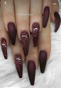 Maroon And Rose Gold Nails, Glitter Nail Designs, Glitter Nails Acrylic, Maroon Nails, Pretty Nail Designs, Metallic Nails