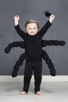 Spider Costume Diy, Toddler Spider Costume, Spider Costume Kids, Diy Spider Costume, Diy Carnaval, Spider Halloween Costume, Diy Spider, Toddler Boy Halloween Costumes, Spider Costume