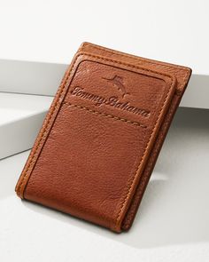 Designed with an effortless magnetic closure, this leather wallet helps you organize your cards and cash in a sleek, timeless design, elevated by our signature embossed logo. Men's Shoes Accessories, Your Cards, Luggage Accessories, Embossed Logo, Magnetic Closure, Leather Wallet, Timeless Design, Magnets, Sleek