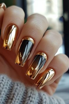 Stile Boho Chic, Gold Nail Designs, Chrome Nails Designs, Fancy Nails Designs, Nagel Tips, Metallic Nails, Black Nail, Luxury Nails, Fancy Nails