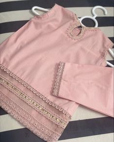 Baby Girl Pakistani Dresses, Casual Frocks For Girls Kids, Baby Dress Design Pakistani, Baby Girls Frock Design, Baby Frocks Designs Cotton, Baby Girl Frock Designs, Kids Party Wear Dresses, Frock Designs