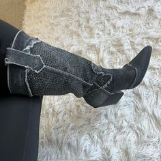 Only Wore Ones For A Concert Denim Cowboy Boots, Denim Cowboy, Rhinestone Denim, Zara Shoes, Moto Boots, Zara Black, Cowboy Boots, Cowboy, Size 7