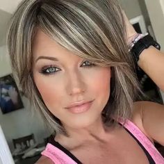 Adiós balayage: las mechas espiga son las mechas naturales del 2024 para disimular las canas y ahorrar en tintes Mechas Color Beige, Grey Brown Hair, Color Hair, Hair Looks, Brown Hair, Brown And Grey, New Look, Hair Color, Hair Cuts