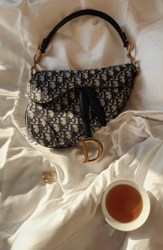 Dior Aesthetic, Dior Girl, Dior And I, Bag Aesthetic, Dior Handbags, Miss Dior