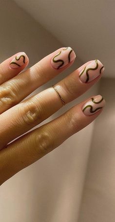 Abstract Nail Art Lines, Manicure With Lines, Nail Line Art Designs, Abstract Nails Design, Line Design Nail Art, Neutral Nails Art, Nails Abstract Lines, Nails With Abstract Lines, Nails Line Design