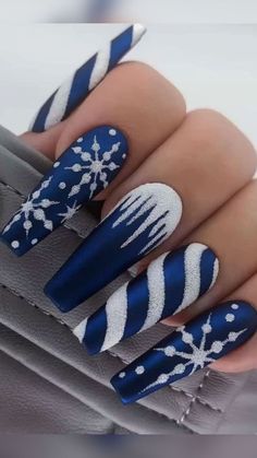 Nail Art Designs Ideas Tips & Inspiration | Winter Nails 2023 | Winter Nails Blue Christmas Nails, Unghie Sfumate, Winter Nails Acrylic, Cute Christmas Nails, Christmas Gel Nails, Snowflake Nails, Christmas Nails Acrylic, Winter Nail Art, Winter Nail Designs