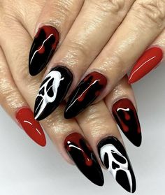 Ghostface Nails Black And Red, Scream Nails Coffin Shape, Slasher Movie Nails, Red Ghostface Nails, Halloween Coffin Shaped Nails, Black White And Red Halloween Nails, Slasher Nail Art, Halloween Nail Designs Coffin Shape, Simple Ghostface Nails