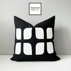 Decorative, outdoor Sunbrella pillow cover, ideal for poolside or patio.  Retro inspired shapes in White on Black background.  Closes with a home decor weight, zippered closure.   Custom color welcomed - See listing photos for examples of custom color options - dozens of colors to choose from! *This item is made to order specially for you - If you are unsure about color, take advantage of my free swatch program before you purchase, to ensure the best buying decision. Please visit the shop polici Small Outdoor Chairs, Pool Patio Decor, Sunbrella Pillows, Outdoor Pillow Covers, Large Pillows, Acrylic Fabric, Outdoor Pillow, Etsy Pillow Covers, Pool Patio