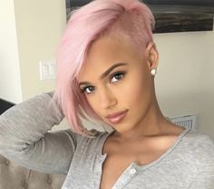 #hairdare Pompadour Women, Popular Short Haircuts, Short Ombre Hair, Latest Short Haircuts, Short Hair Trends, Olivia Culpo, Long Bob Hairstyles, Short Blonde Hair, Pompadour